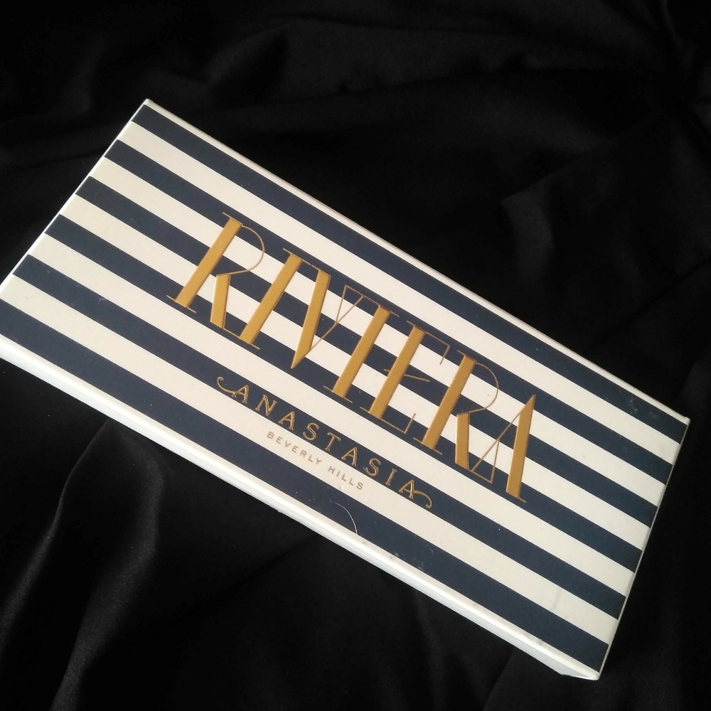 Anastasia Beverly hills eyeshadow palette